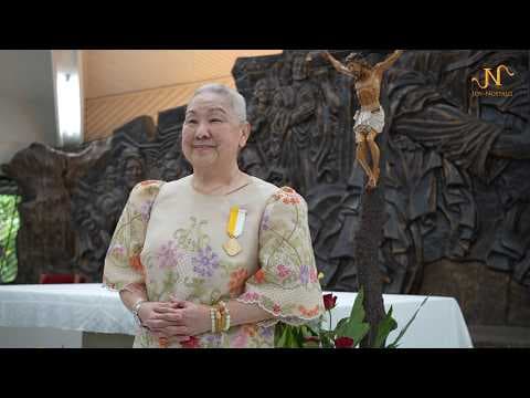 Joy~Nostalg Chairperson Mrs. Anita Ng Receives the Pro Ecclesia et Pontifice Papal Award